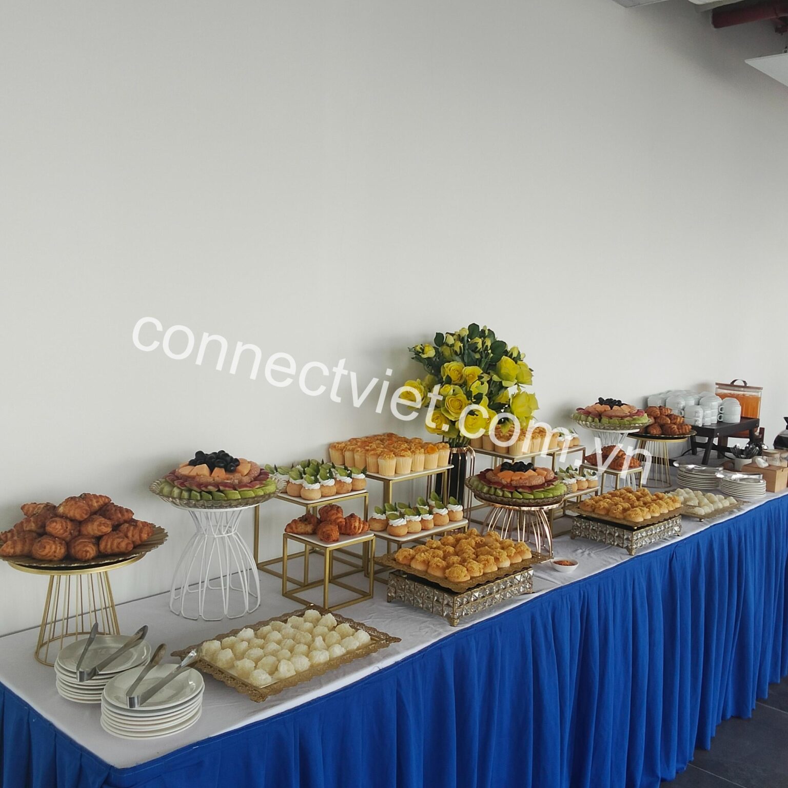 Bàn tiệc teabreak sự kiện An Phú – ConnectViet