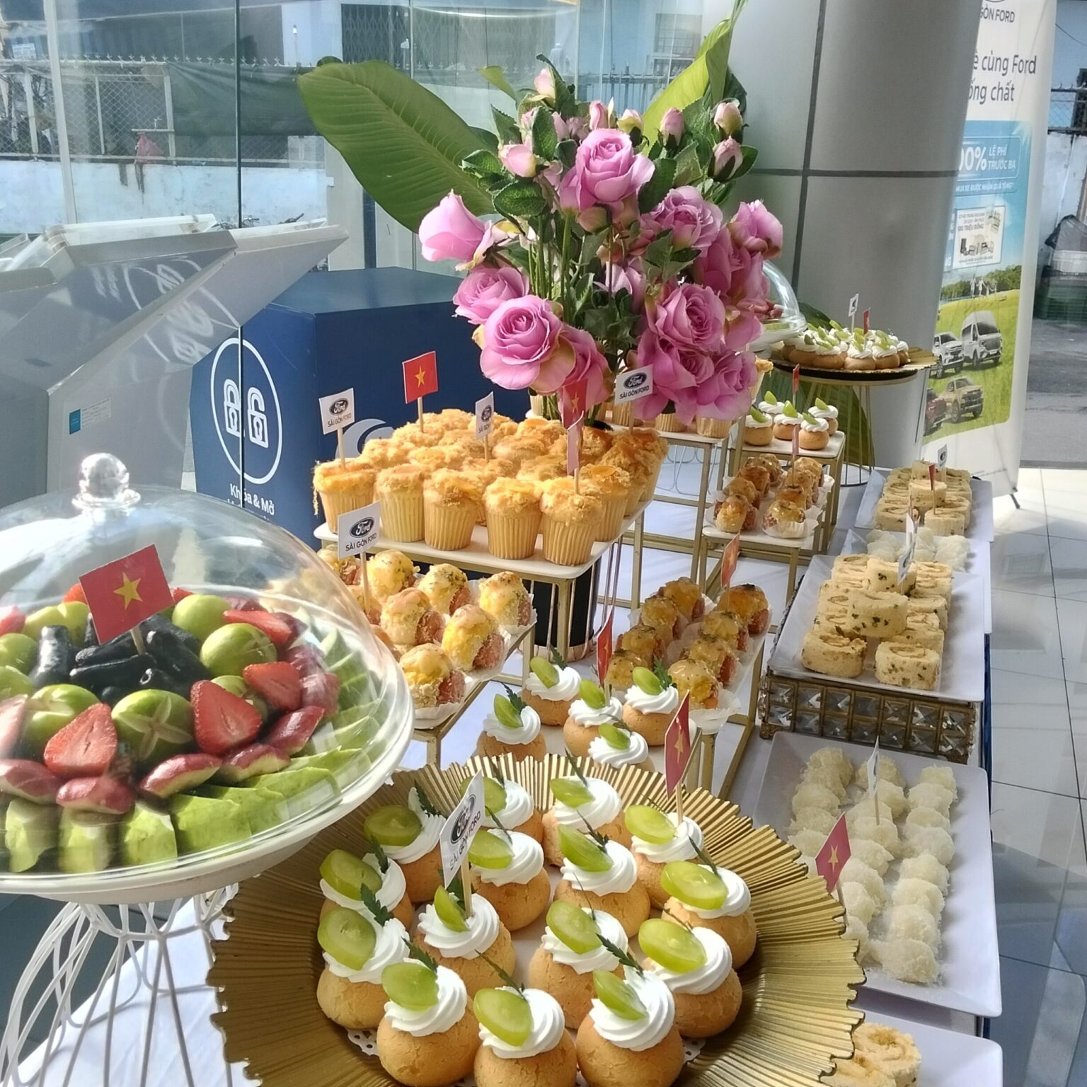Tiệc teabreak công ty tại Quận 1 setup sang trọng bởi ConnectViet