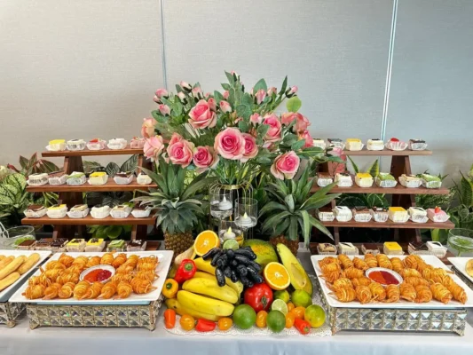 Bàn tiệc teabreak hội thảo tại Quận Tân Phú được trang trí đẹp