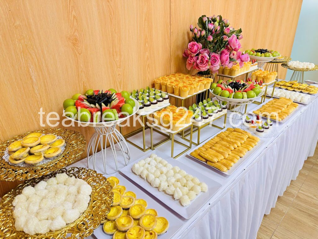 Bàn bánh trong nhà minh họa điểm cần hoàn thiện trước giờ nghỉ